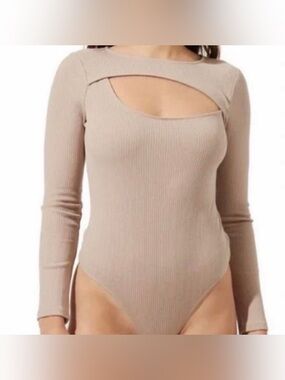 NEW! Astr The Label Ribbed Long-Sleeve Cutout Bodysuit in Nude Size M